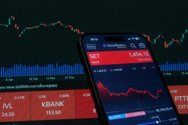 Bears tighten their hold on D-Street as Nifty and Sensex drop by 2%; here are 5 reasons for today's market decline.