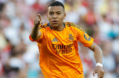 Real Madrid vs Sevilla: Mbappe and Bellingham's late goals sealed a 2-0 win, Sevilla's 2 red cards created problems|